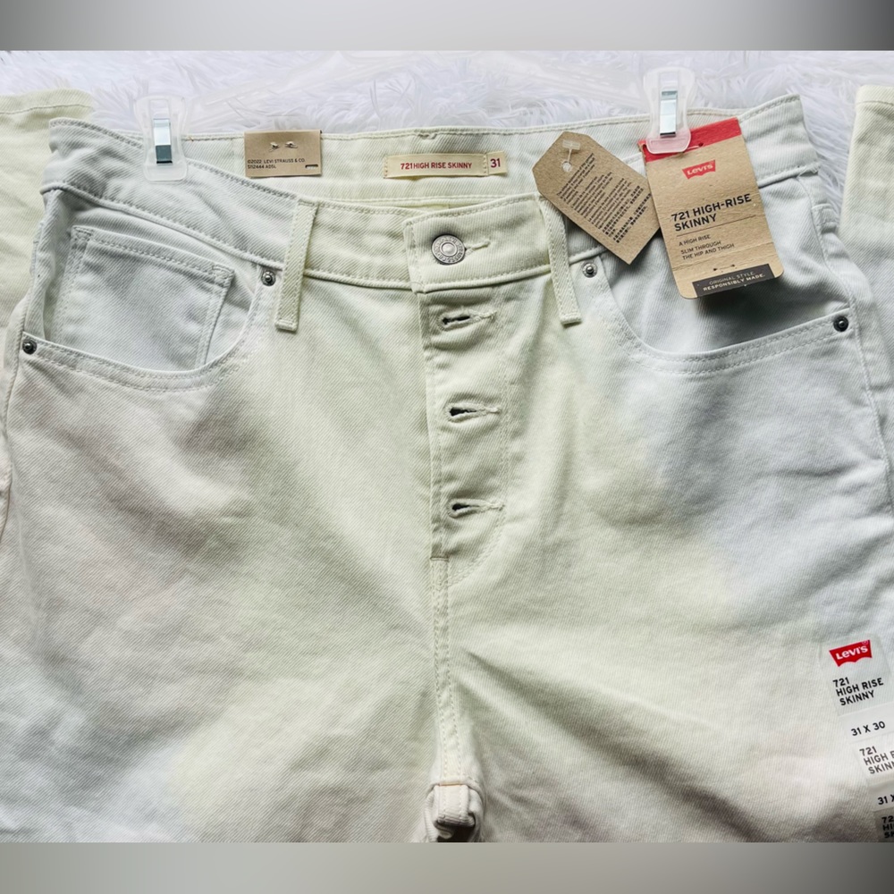 Levi’s 721 high rise button front skinny jeans | Size 31
